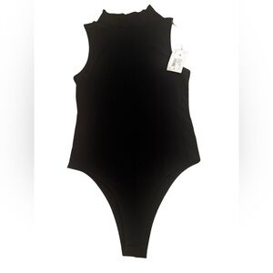 🌸Black mock neck black bodysuit
